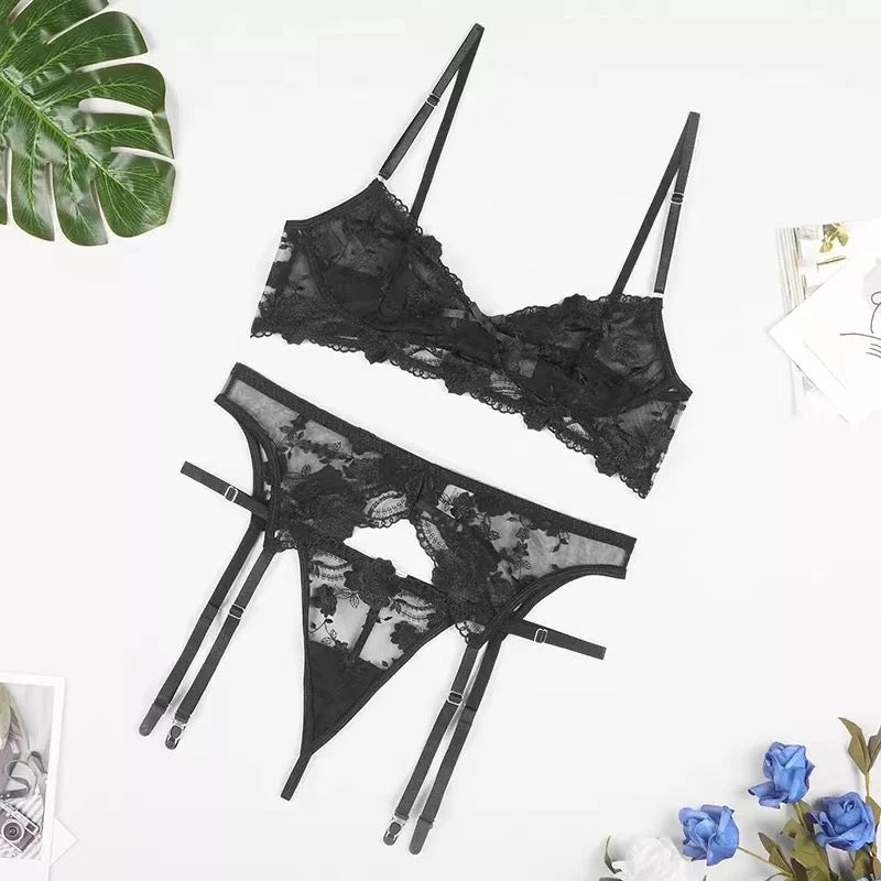 Lace Embroidery Push-Up Bra and Panties Set - Deep V with garter