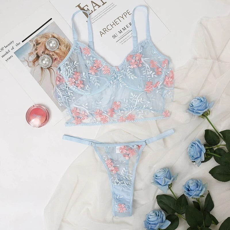 Flirty Lace Delight: Women's 2-Piece light blue and pink