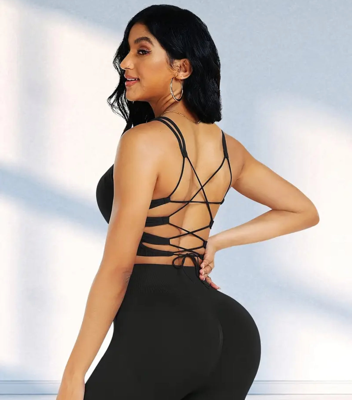 The BAE Lace-Up Crop – Seamless Support with Statement Back