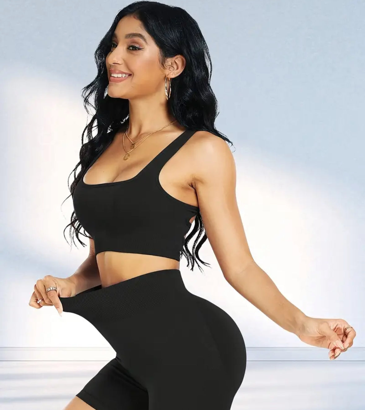 The BAE Lace-Up Crop – Seamless Support with Statement Back